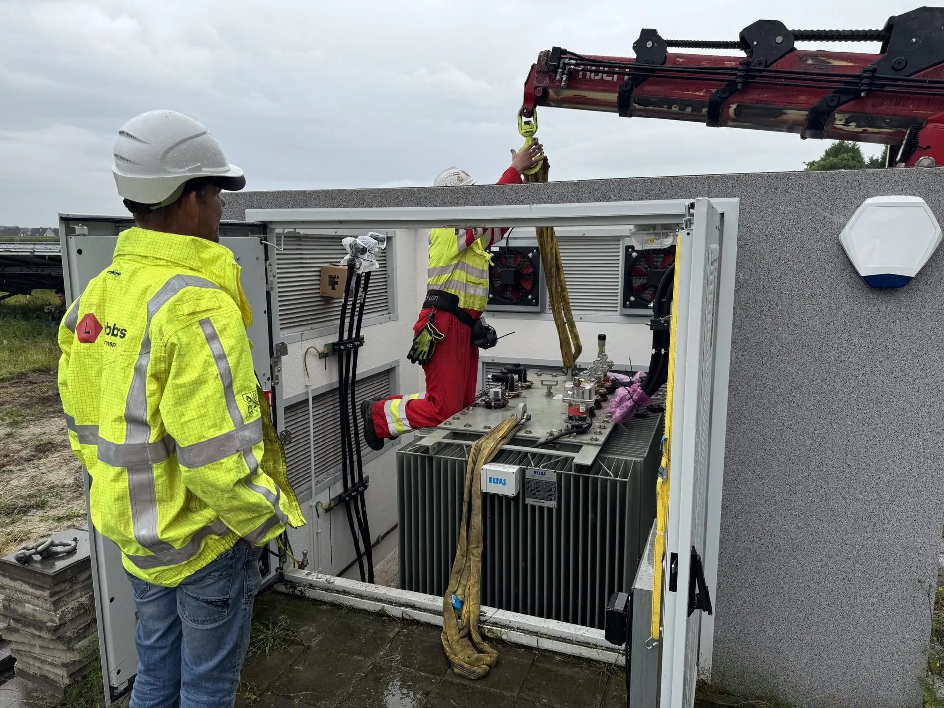 Transformator reparatie op zonnepark